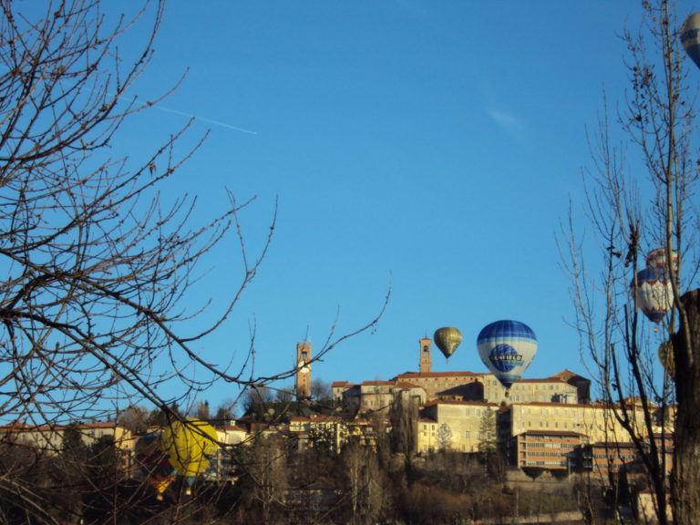 Mongolfiere over Mondovi